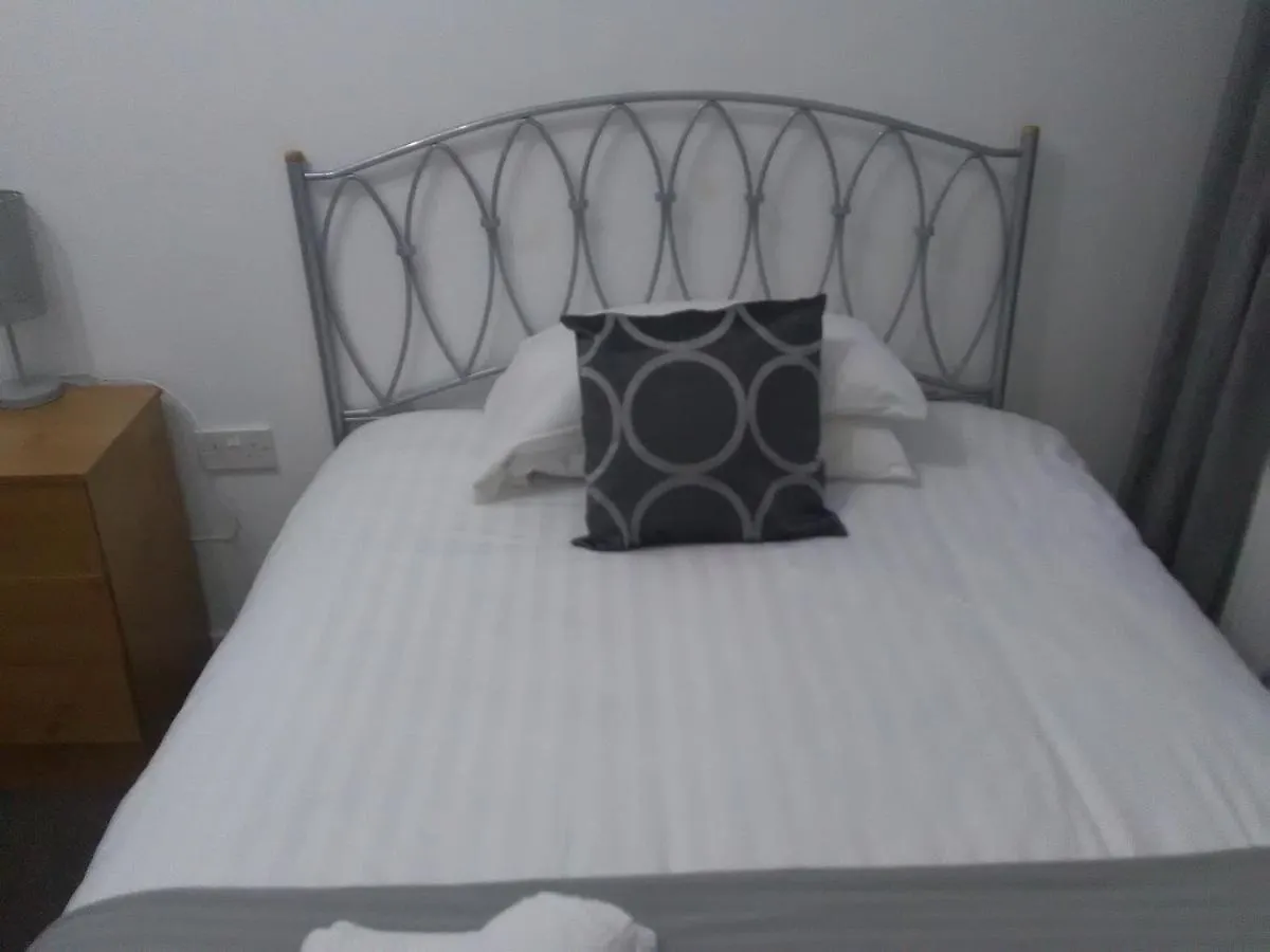 Newcastle West Hotel & Bar 0*, ניוקאסל בריטניה