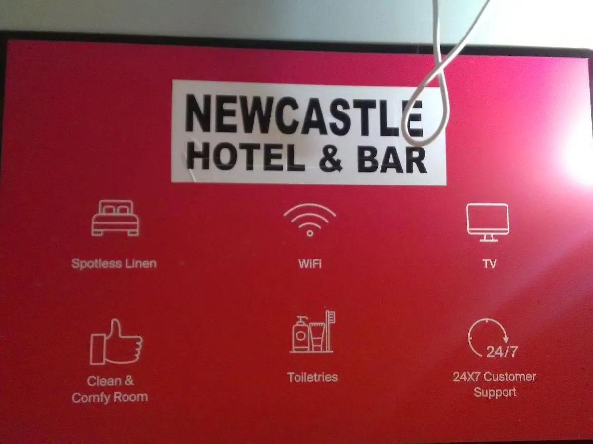 Newcastle West Hotel & Bar  ניוקאסל