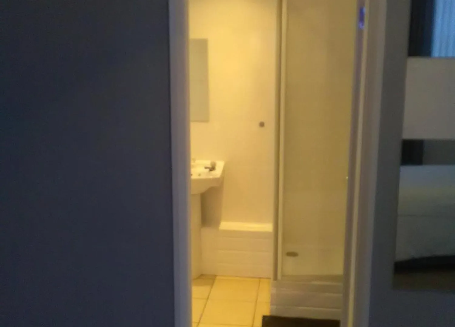 Newcastle West Hotel & Bar בריטניה