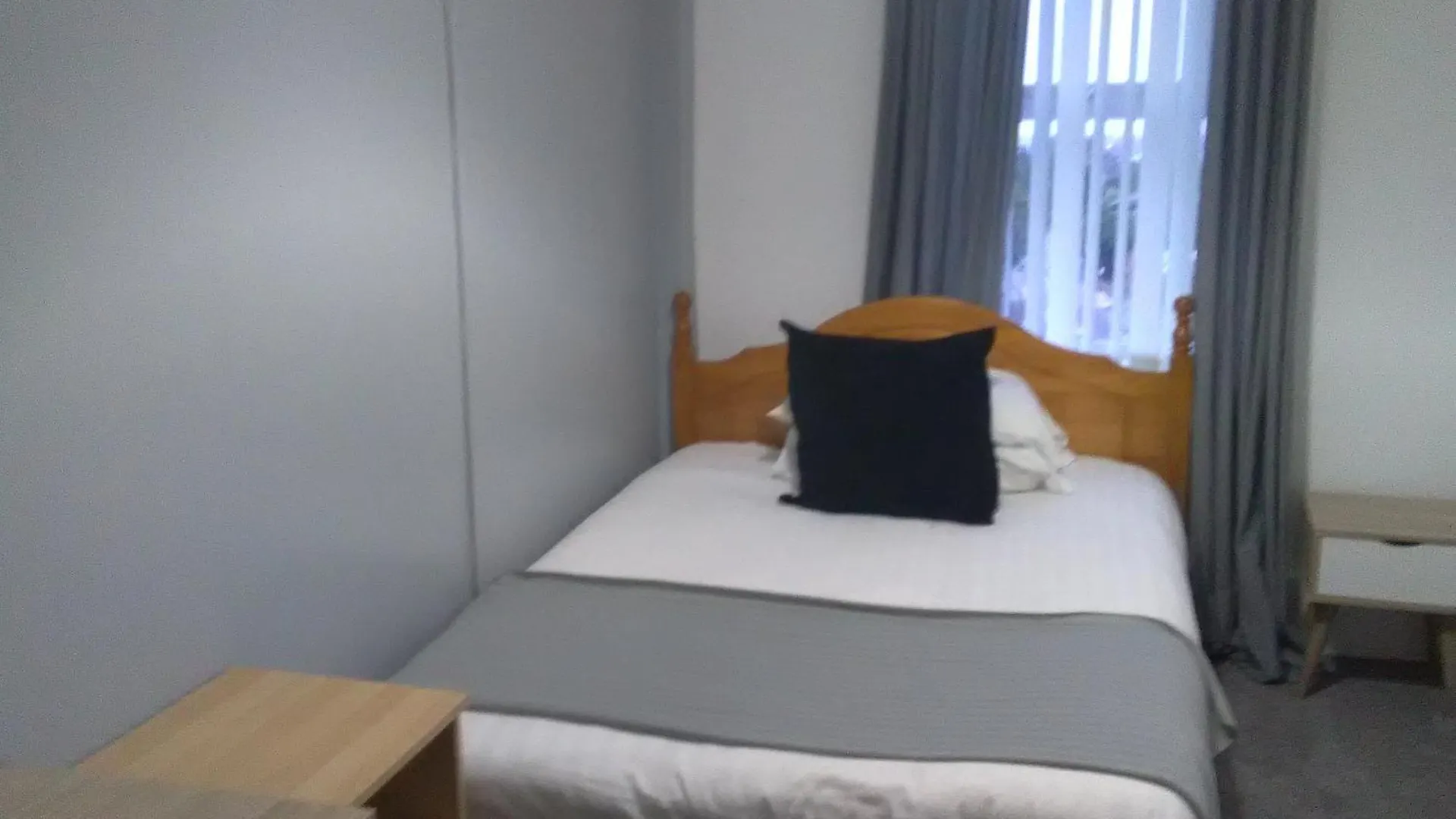 Newcastle West Hotel & Bar בריטניה