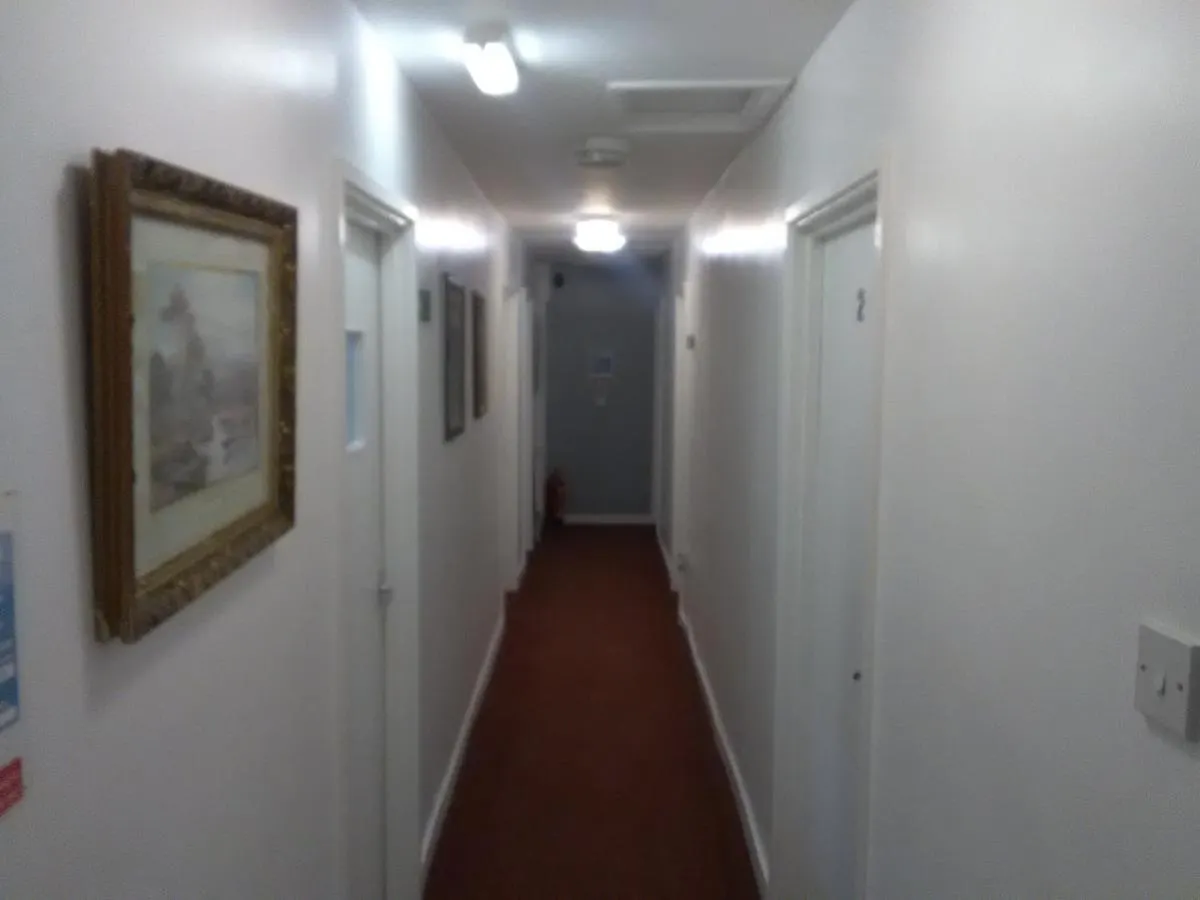Newcastle West Hotel & Bar 0*, ניוקאסל בריטניה